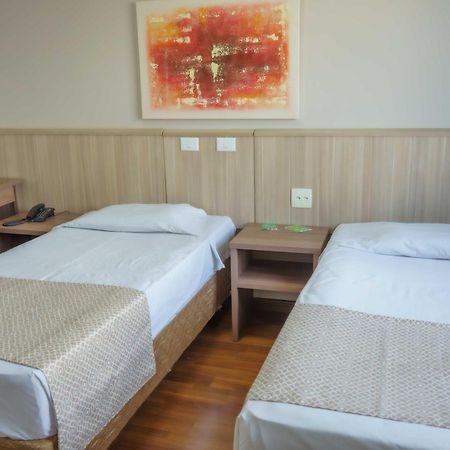 Hotel Nacional Inn Porto Alegre - Proximo Ao Complexo Hospitalar Santa Casa E Ufrgs Bagian luar foto