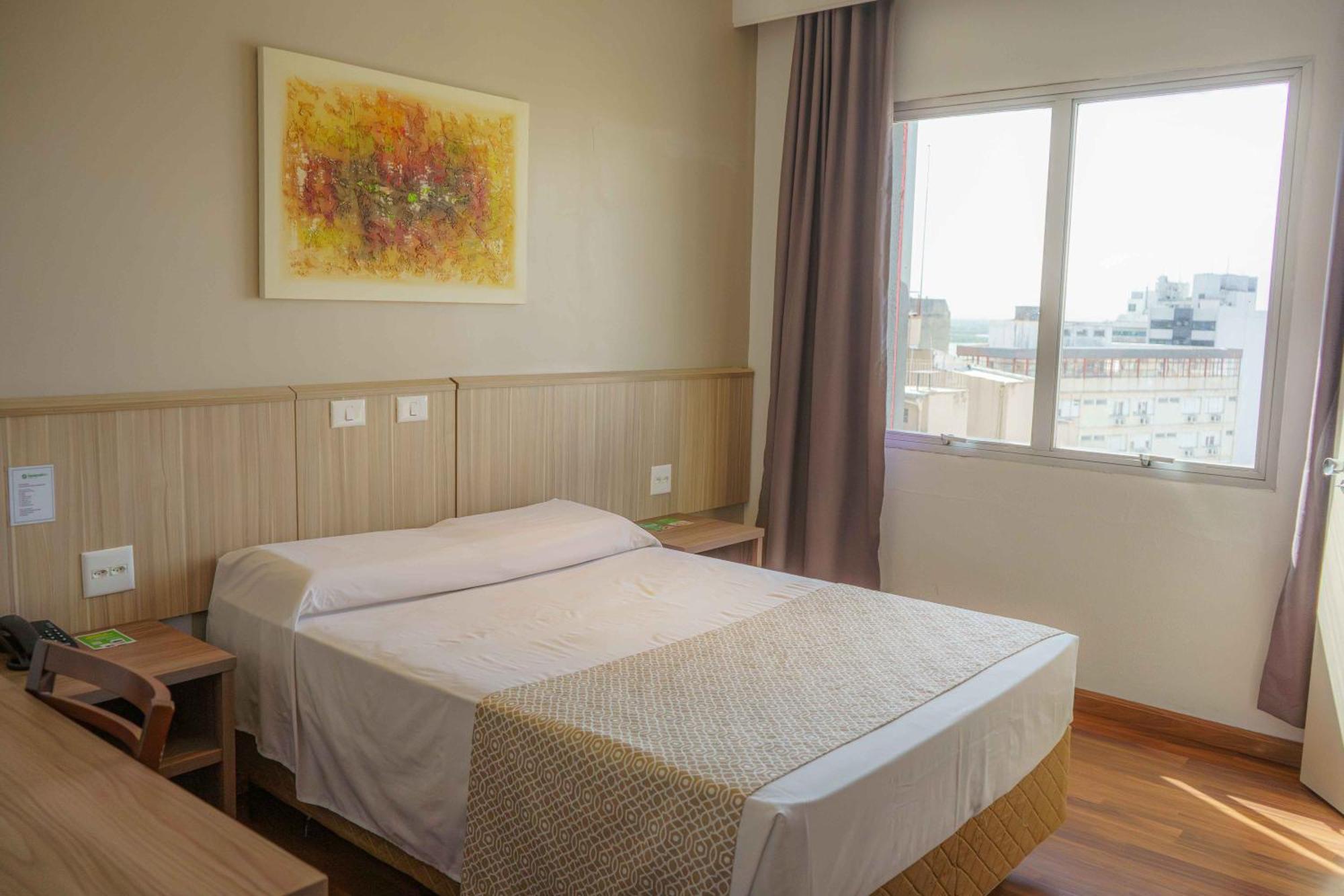 Hotel Nacional Inn Porto Alegre - Proximo Ao Complexo Hospitalar Santa Casa E Ufrgs Bagian luar foto