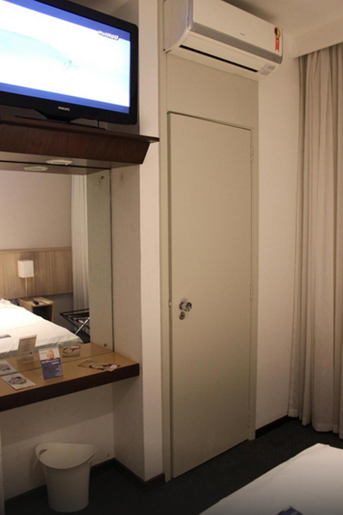 Hotel Nacional Inn Porto Alegre - Proximo Ao Complexo Hospitalar Santa Casa E Ufrgs Bagian luar foto